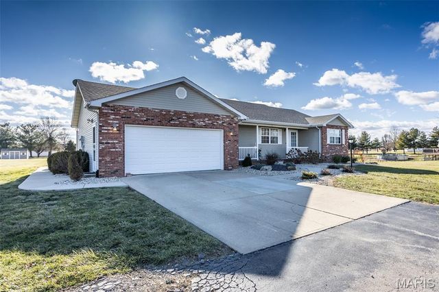 5532 Moro Road, Moro, IL 62067