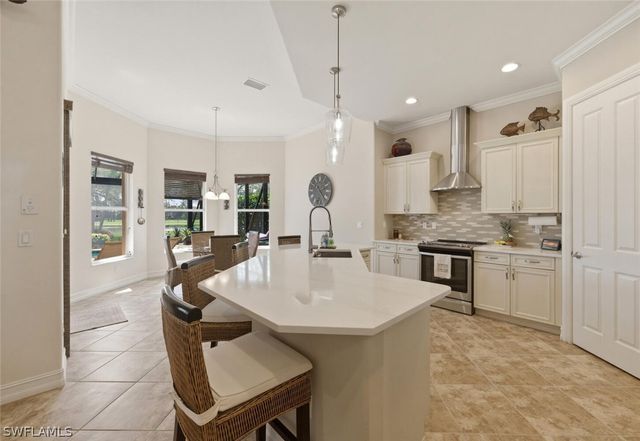 7755 Cottesmore DR, Naples, FL 34113