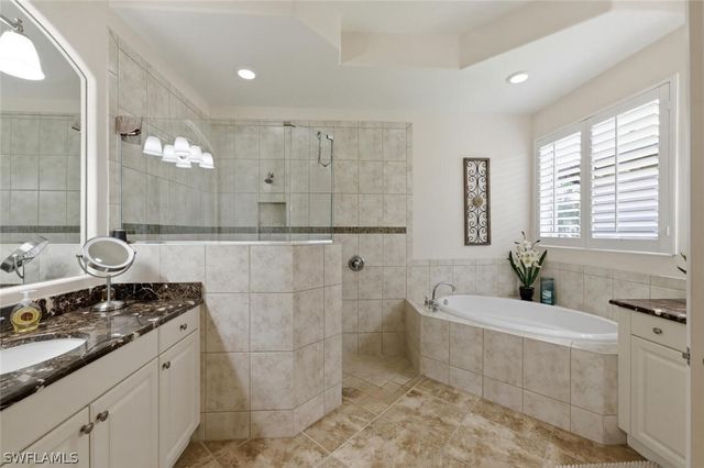 7755 Cottesmore DR, Naples, FL 34113