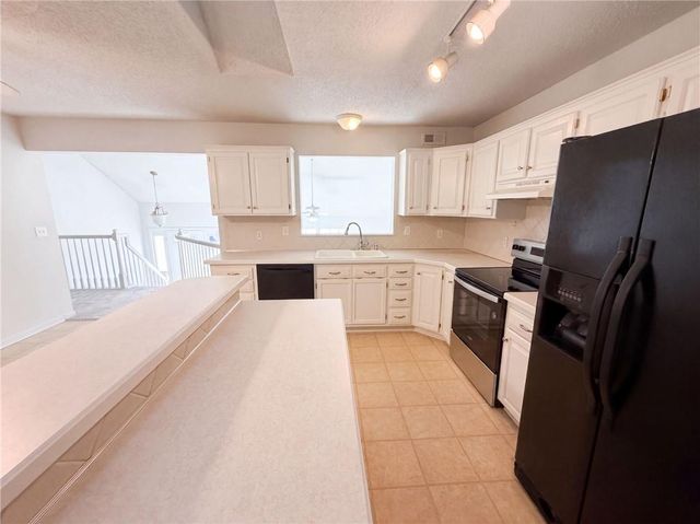 801 Courtland Court, Belton, MO 64012