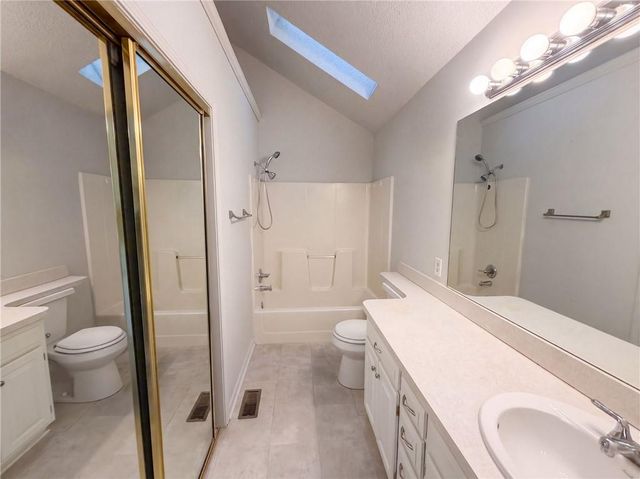 801 Courtland Court, Belton, MO 64012