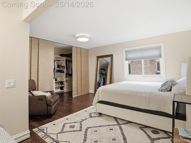 2092 Langham Drive, West Bloomfield Charter Township, MI 48323