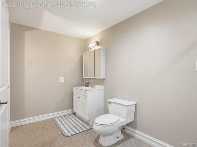 2092 Langham Drive, West Bloomfield Charter Township, MI 48323