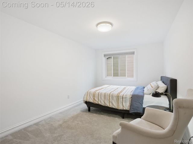 2092 Langham Drive, West Bloomfield Charter Township, MI 48323
