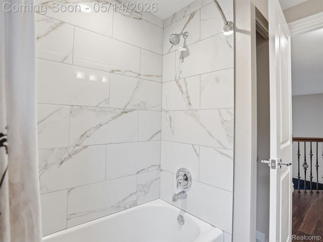 2092 Langham Drive, West Bloomfield Charter Township, MI 48323