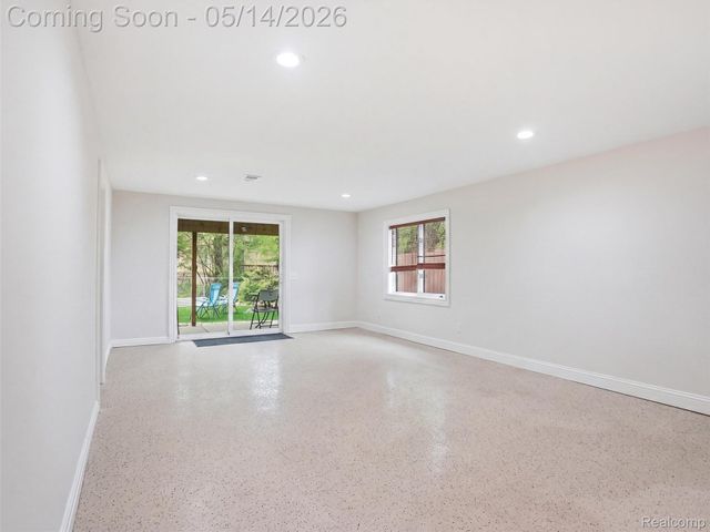 2092 Langham Drive, West Bloomfield Charter Township, MI 48323