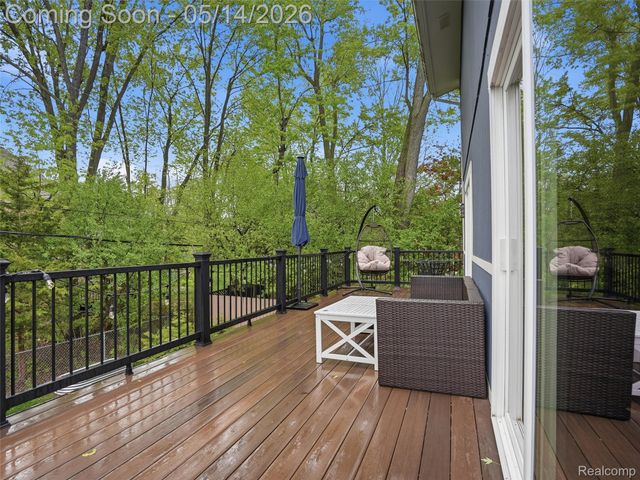 2092 Langham Drive, West Bloomfield Charter Township, MI 48323