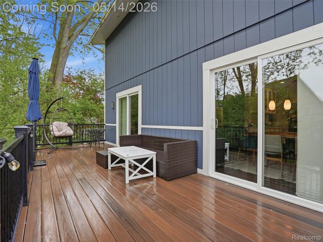 2092 Langham Drive, West Bloomfield Charter Township, MI 48323