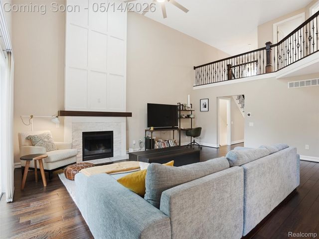 2092 Langham Drive, West Bloomfield Charter Township, MI 48323