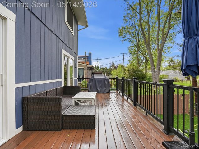2092 Langham Drive, West Bloomfield Charter Township, MI 48323