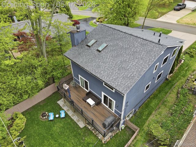 2092 Langham Drive, West Bloomfield Charter Township, MI 48323