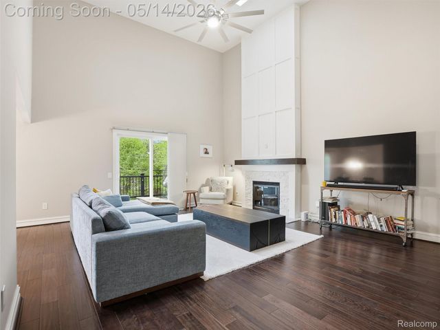 2092 Langham Drive, West Bloomfield Charter Township, MI 48323