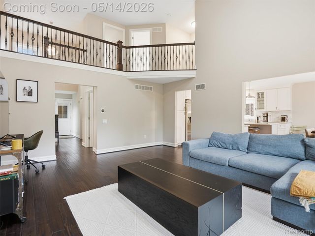 2092 Langham Drive, West Bloomfield Charter Township, MI 48323