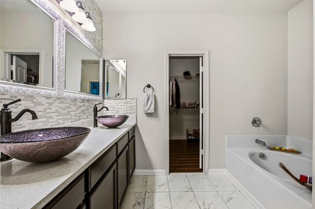 1332 Lucchese Lane, Dallas, TX 75253