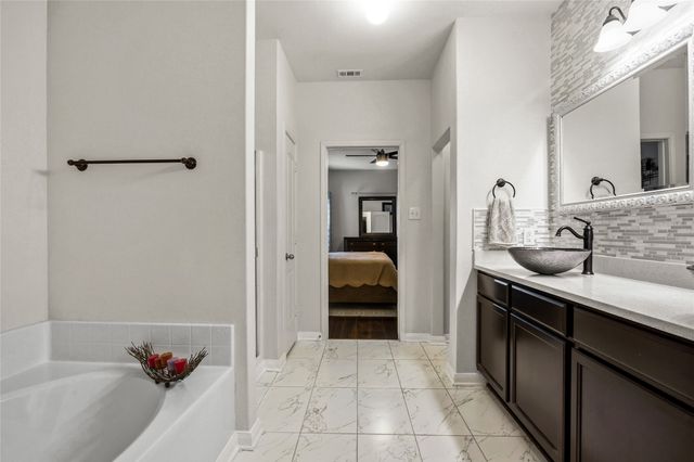 1332 Lucchese Lane, Dallas, TX 75253