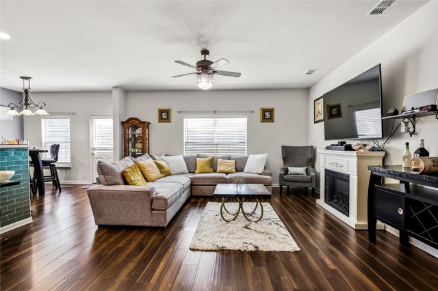 1332 Lucchese Lane, Dallas, TX 75253