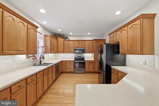 1838 MERIDIAN DR, Hagerstown, MD 21742