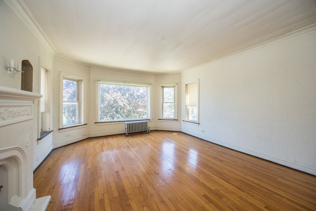 8722 S Harper Avenue, Chicago, IL 60619 — photo 5
