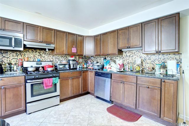 36 Suffern Lane, Garnerville, NY 10923