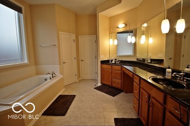 10526 Proposal Pointe Way, Fishers, IN 46040