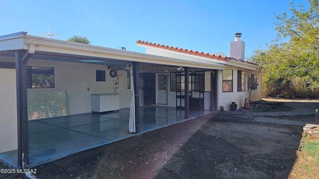 110 W Calle Melendrez, Green Valley, AZ 85614