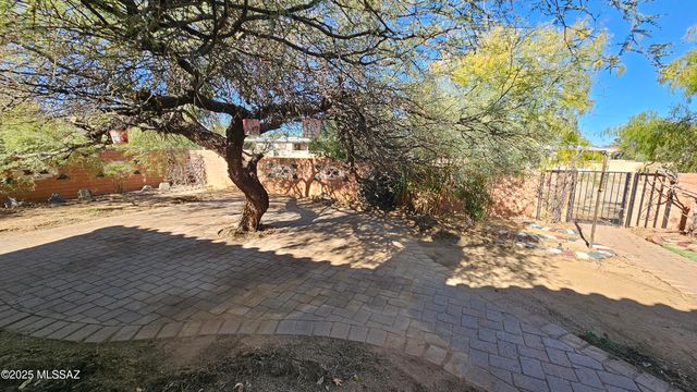 110 W Calle Melendrez, Green Valley, AZ 85614
