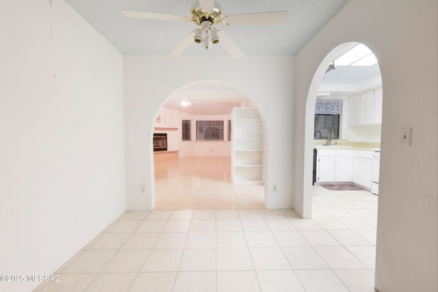 110 W Calle Melendrez, Green Valley, AZ 85614