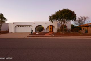 110 W Calle Melendrez, Green Valley, AZ 85614