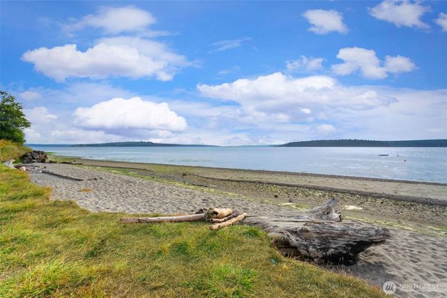 36671 Tamarack Drive NE, Hansville, WA 98340