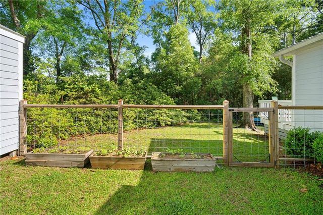 653 Bellangee Avenue, Fairhope, AL 36532