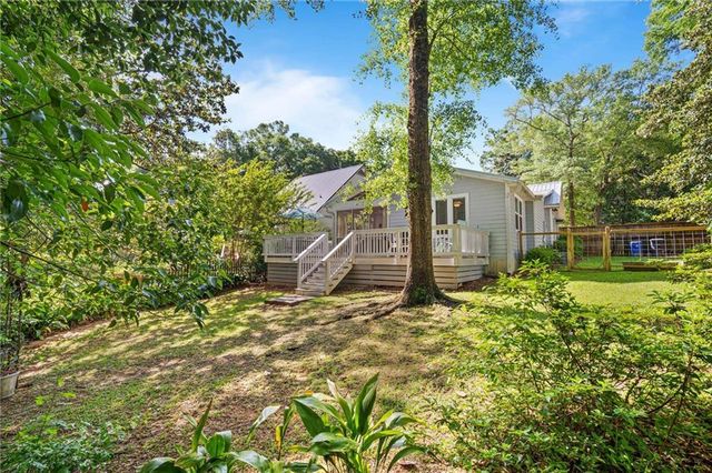 653 Bellangee Avenue, Fairhope, AL 36532
