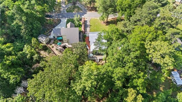 653 Bellangee Avenue, Fairhope, AL 36532