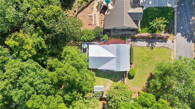 653 Bellangee Avenue, Fairhope, AL 36532