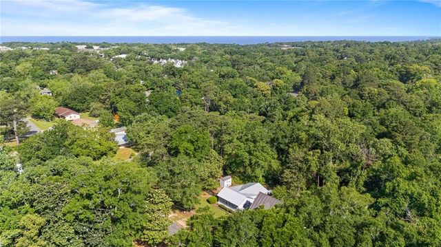653 Bellangee Avenue, Fairhope, AL 36532