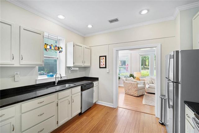 653 Bellangee Avenue, Fairhope, AL 36532