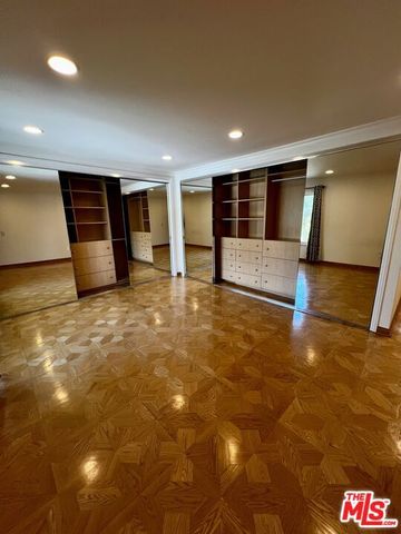 7505 Hampton Avenue 16, West Hollywood, CA 90046