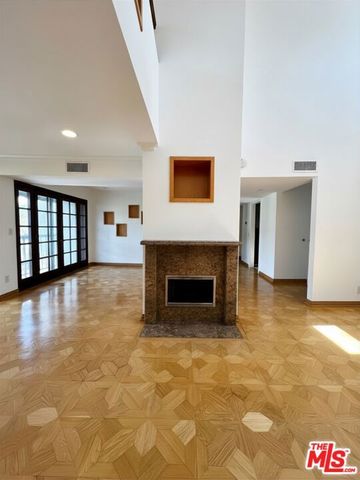 7505 Hampton Avenue 16, West Hollywood, CA 90046