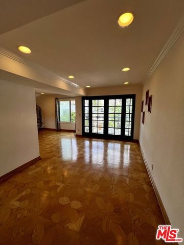 7505 Hampton Avenue 16, West Hollywood, CA 90046