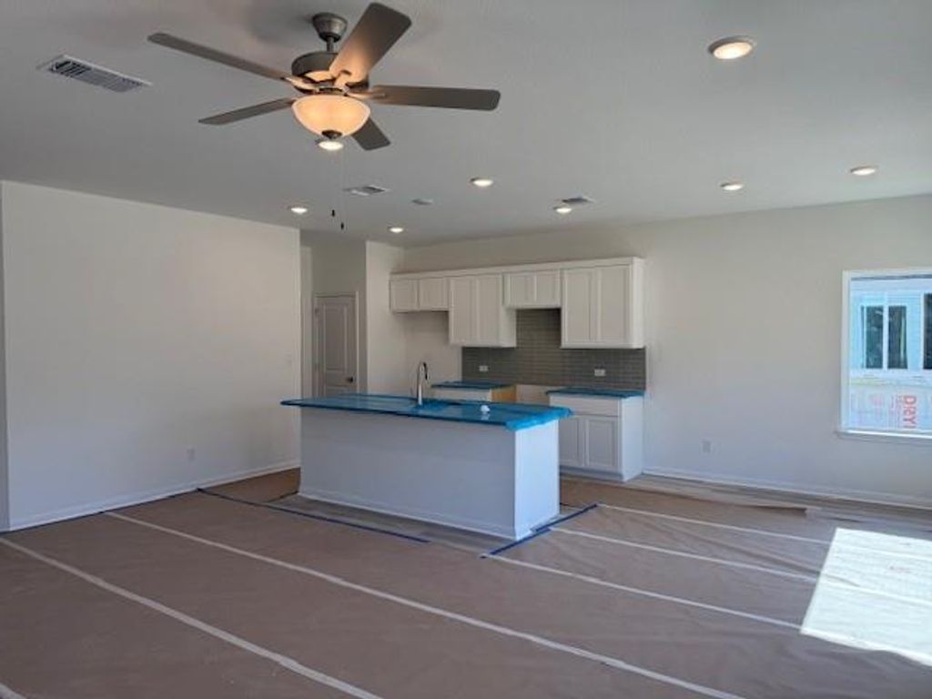 200 Judson ST, Bertram, TX 78605