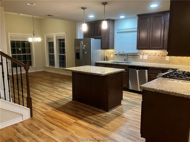 903 Emerald Dove Avenue, College Station, TX 77845