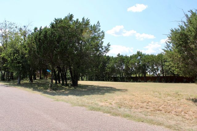 4902 Village Drive, Rio Vista, TX 76093