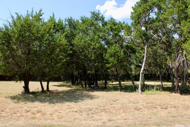 4902 Village Drive, Rio Vista, TX 76093