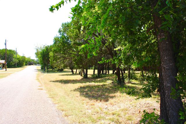 4902 Village Drive, Rio Vista, TX 76093