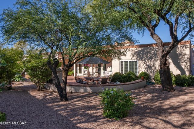 5450 N Crescent Ridge Drive, Tucson, AZ 85718