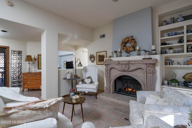 5450 N Crescent Ridge Drive, Tucson, AZ 85718