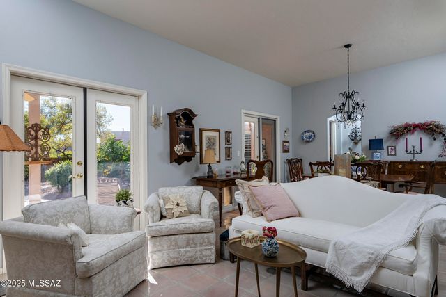 5450 N Crescent Ridge Drive, Tucson, AZ 85718