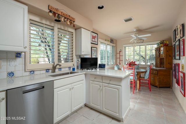 5450 N Crescent Ridge Drive, Tucson, AZ 85718