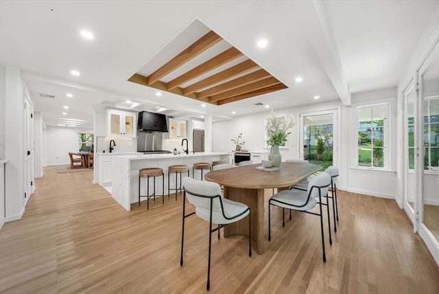 31 Alba Rd, Wellesley, MA 02481