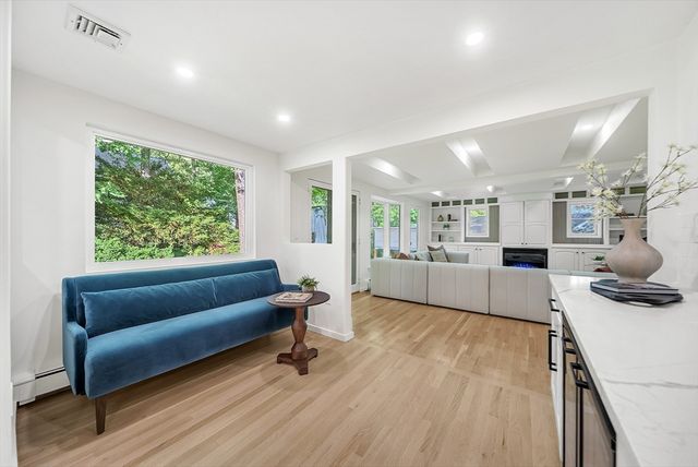 31 Alba Rd, Wellesley, MA 02481