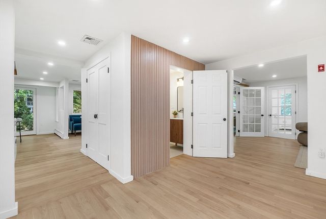 31 Alba Rd, Wellesley, MA 02481